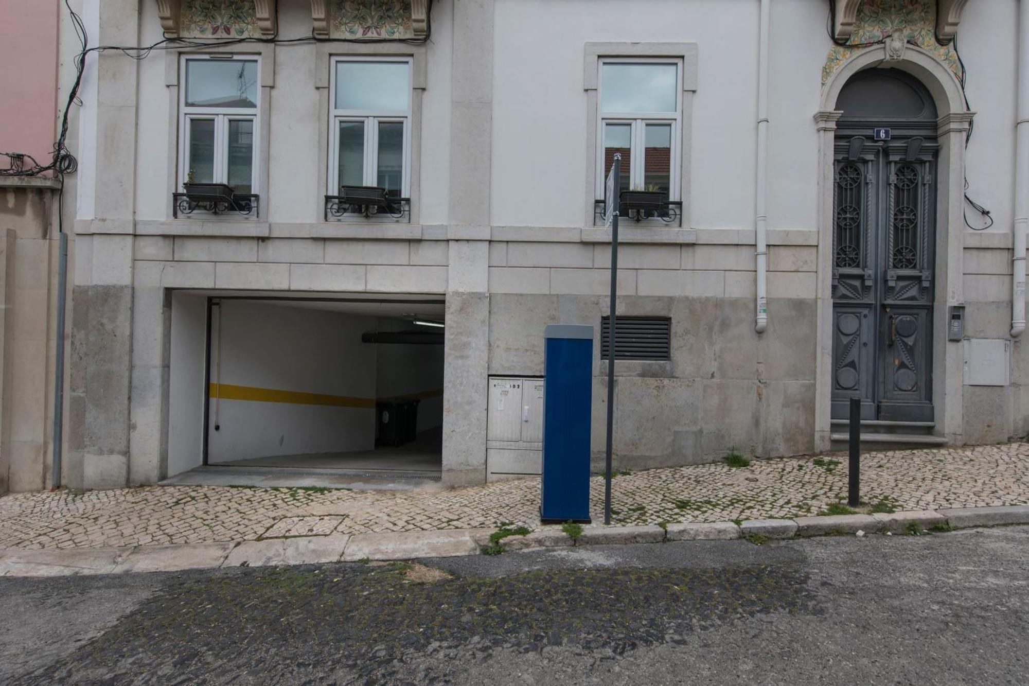 Sunny 3Bdr Apartment In Graca By Lovelystay Lisboa Exterior foto